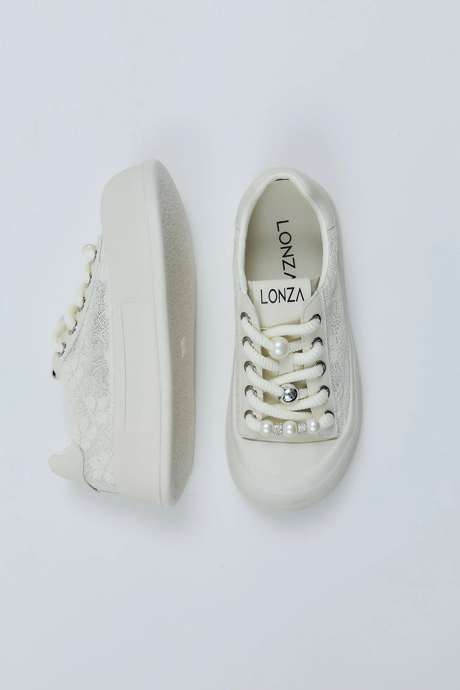 Synda White