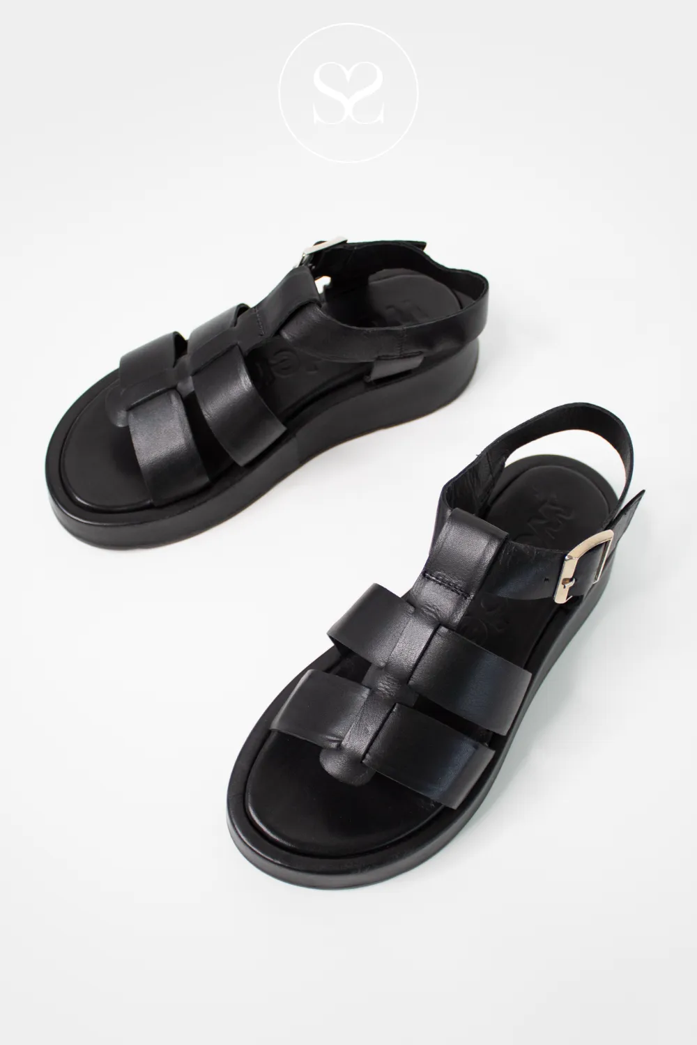WONDERS AT-3403 BLACK LEATHER CHUNKY GLADIATOR STYLE SANDALS